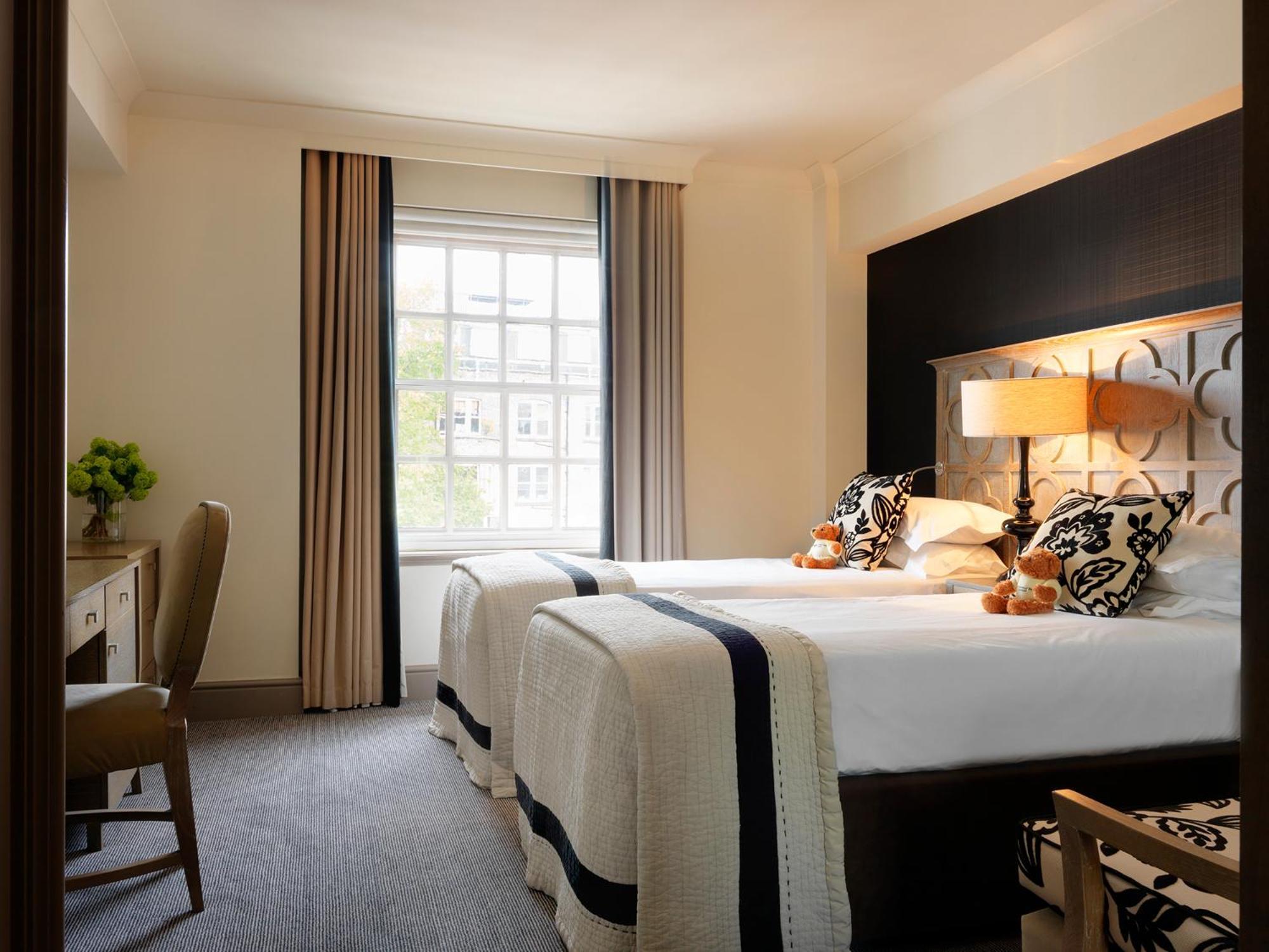 The Bloomsbury Hotel Londra Esterno foto A room at the hotel