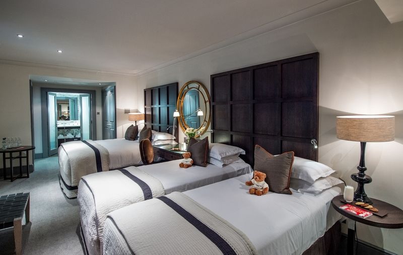 The Bloomsbury Hotel Londra Esterno foto A room at the Mandarin Oriental London