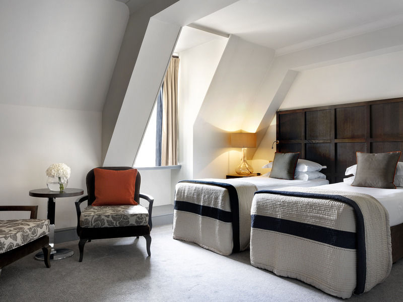 The Bloomsbury Hotel Londra Esterno foto A room at the hotel