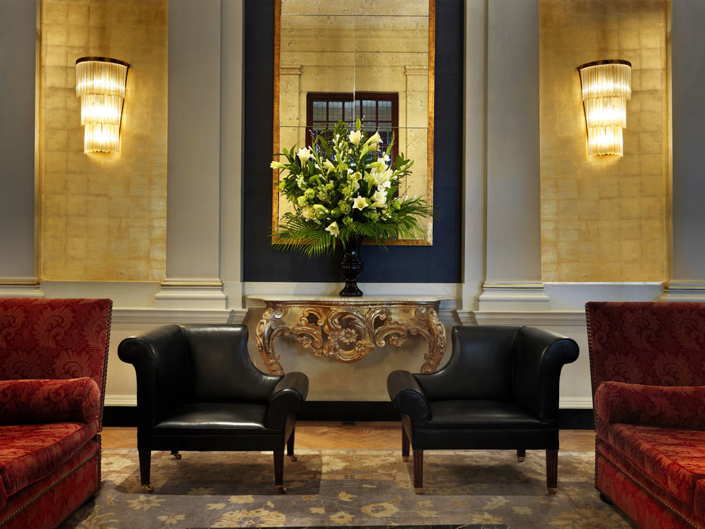 The Bloomsbury Hotel Londra Esterno foto The hotel's lobby