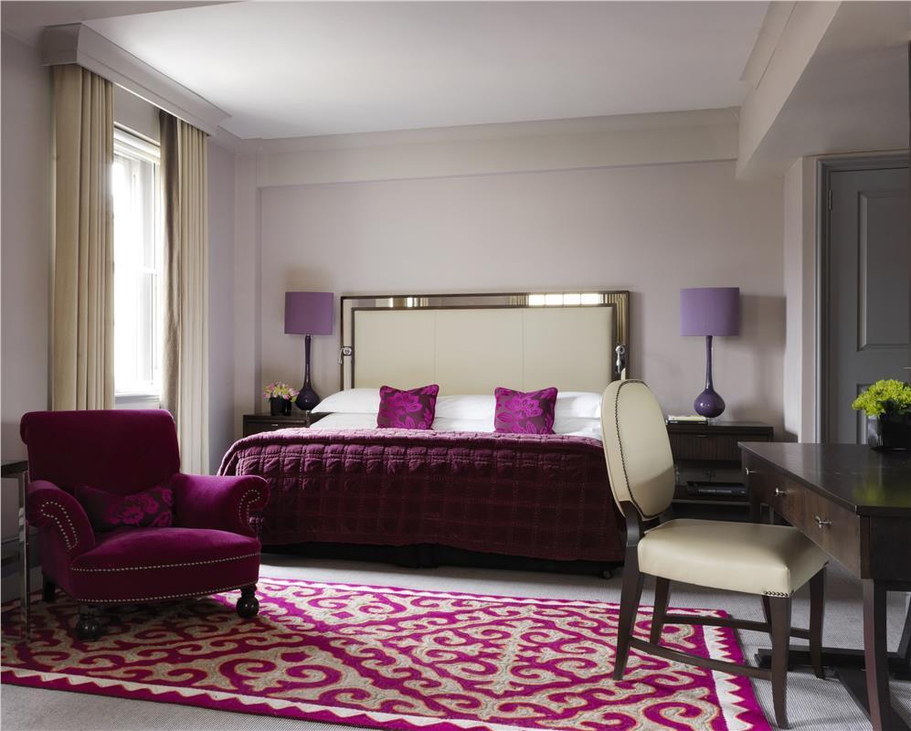 The Bloomsbury Hotel Londra Esterno foto A bedroom at The Savoy